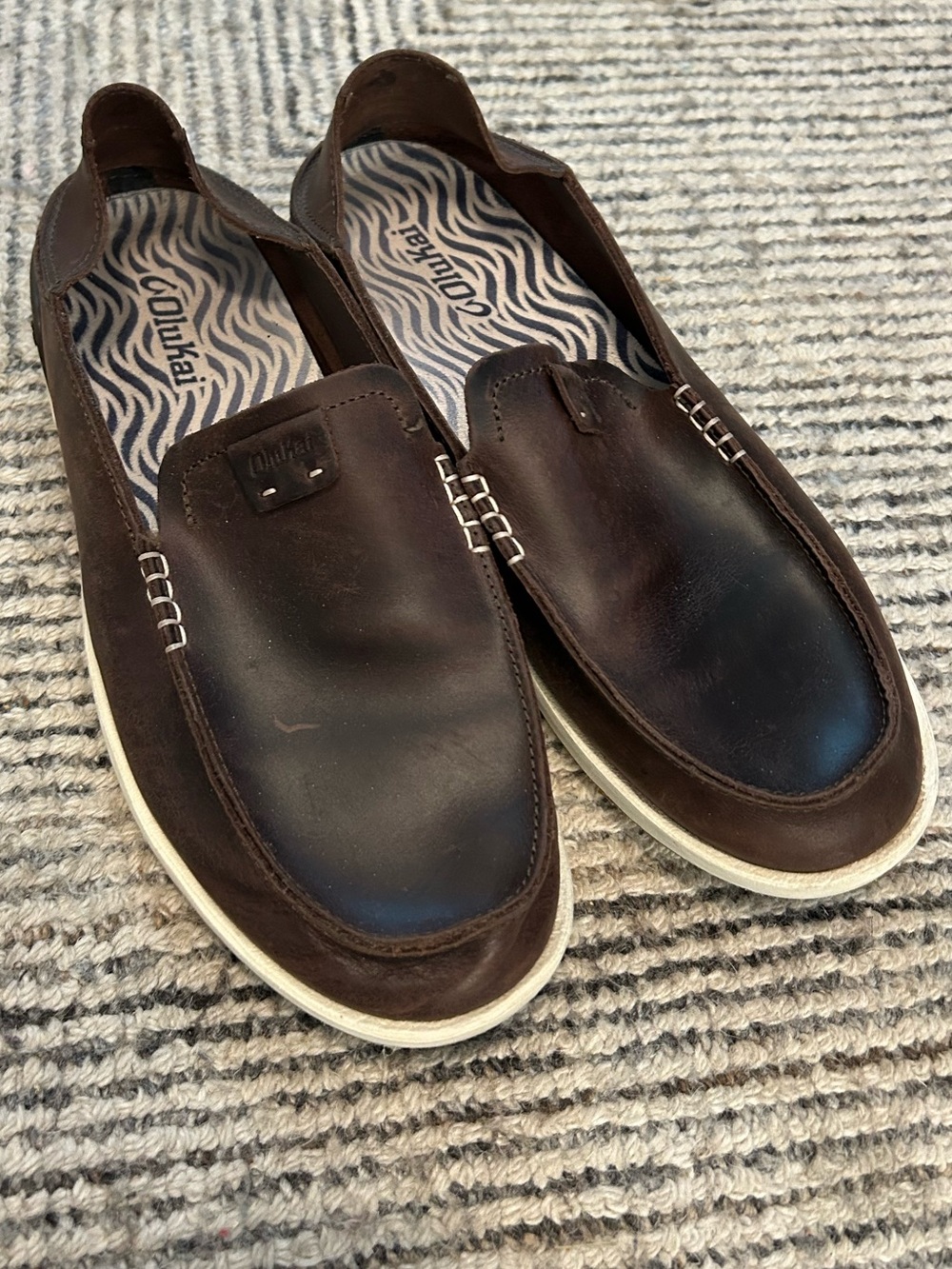 OluKai Mens Kakaha Leather Slip On Loafers Size 10 Brown Comfort Coastal Beach